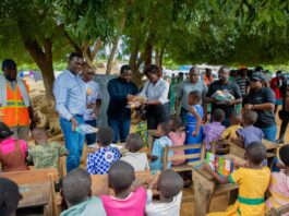 Minister of Education Visits Flood-Affected Battor Town, Pledges Support for Recovery
